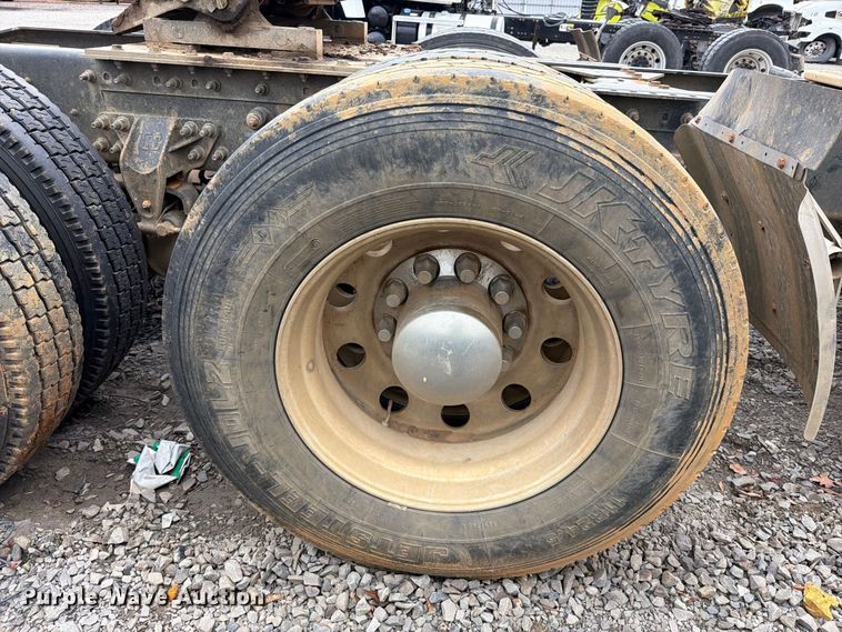 image for item YA4540 2020 International HX520 semi truck