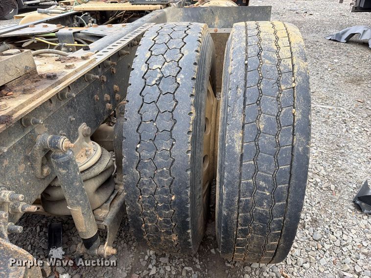 image for item YA4540 2020 International HX520 semi truck