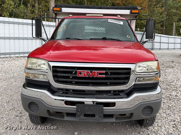 image for item YA4541 2007 GMC Sierra 3500 dump bed pickup truck