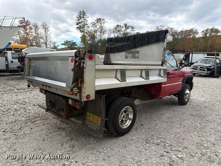 image for item YA4541 2007 GMC Sierra 3500 dump bed pickup truck