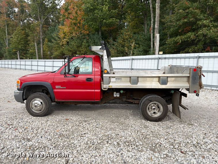 image for item YA4541 2007 GMC Sierra 3500 dump bed pickup truck