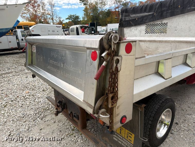 image for item YA4541 2007 GMC Sierra 3500 dump bed pickup truck