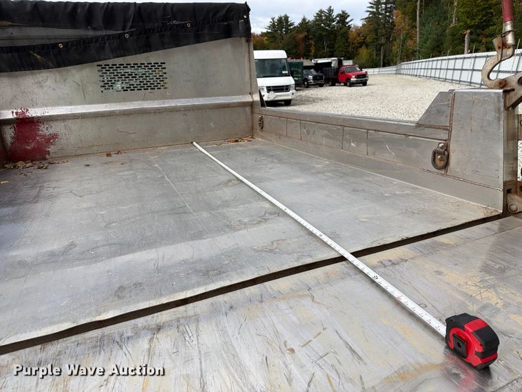 image for item YA4541 2007 GMC Sierra 3500 dump bed pickup truck