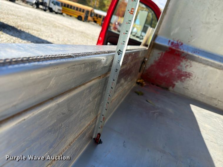 image for item YA4541 2007 GMC Sierra 3500 dump bed pickup truck