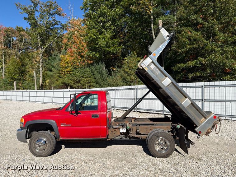 image for item YA4541 2007 GMC Sierra 3500 dump bed pickup truck