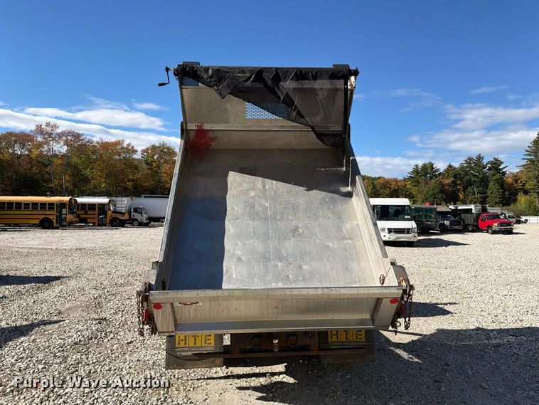 image for item YA4541 2007 GMC Sierra 3500 dump bed pickup truck