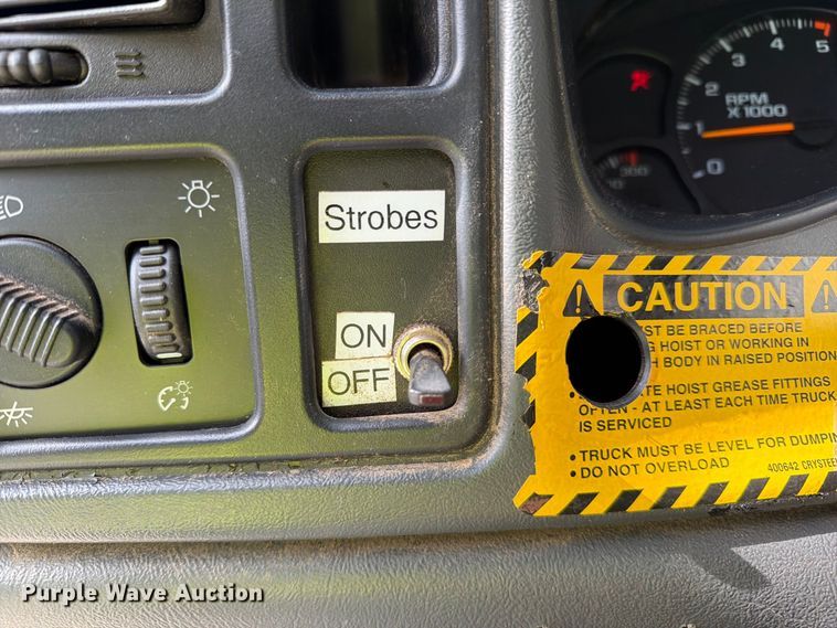 image for item YA4541 2007 GMC Sierra 3500 dump bed pickup truck