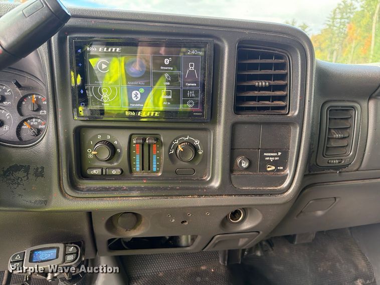 image for item YA4541 2007 GMC Sierra 3500 dump bed pickup truck