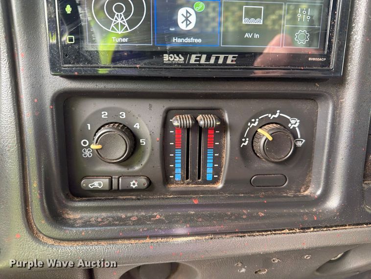 image for item YA4541 2007 GMC Sierra 3500 dump bed pickup truck