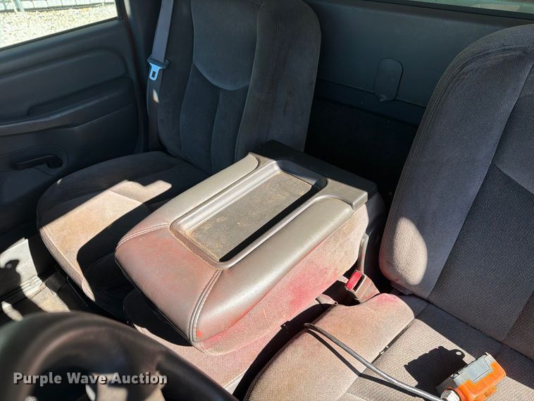 image for item YA4541 2007 GMC Sierra 3500 dump bed pickup truck