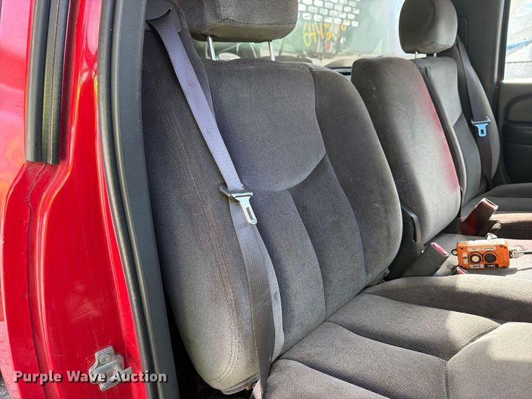 image for item YA4541 2007 GMC Sierra 3500 dump bed pickup truck
