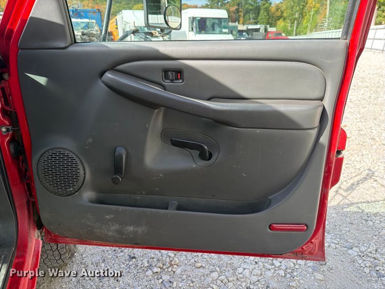 image for item YA4541 2007 GMC Sierra 3500 dump bed pickup truck