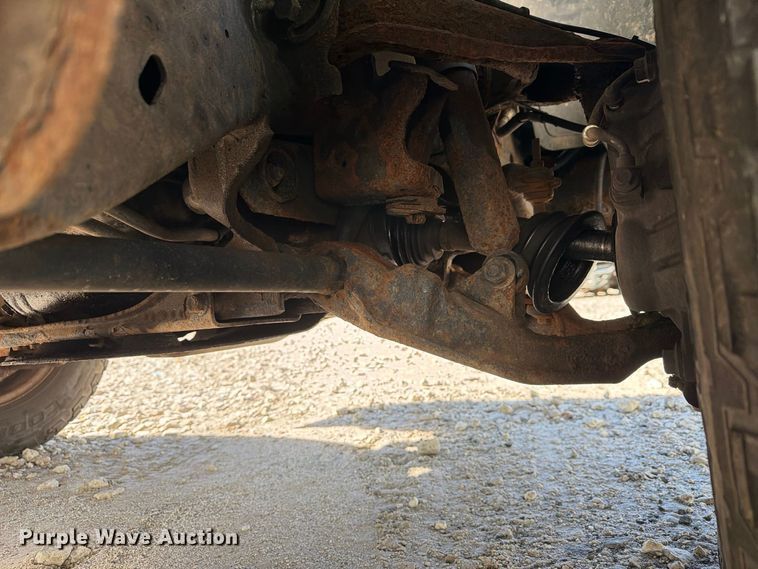 image for item YA4541 2007 GMC Sierra 3500 dump bed pickup truck