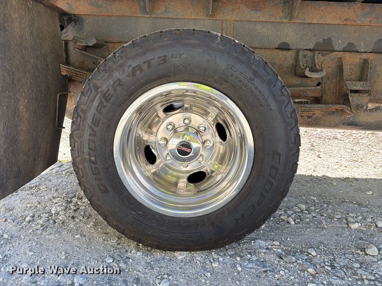 image for item YA4541 2007 GMC Sierra 3500 dump bed pickup truck