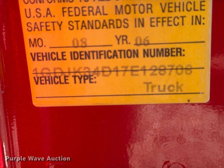 image for item YA4541 2007 GMC Sierra 3500 dump bed pickup truck