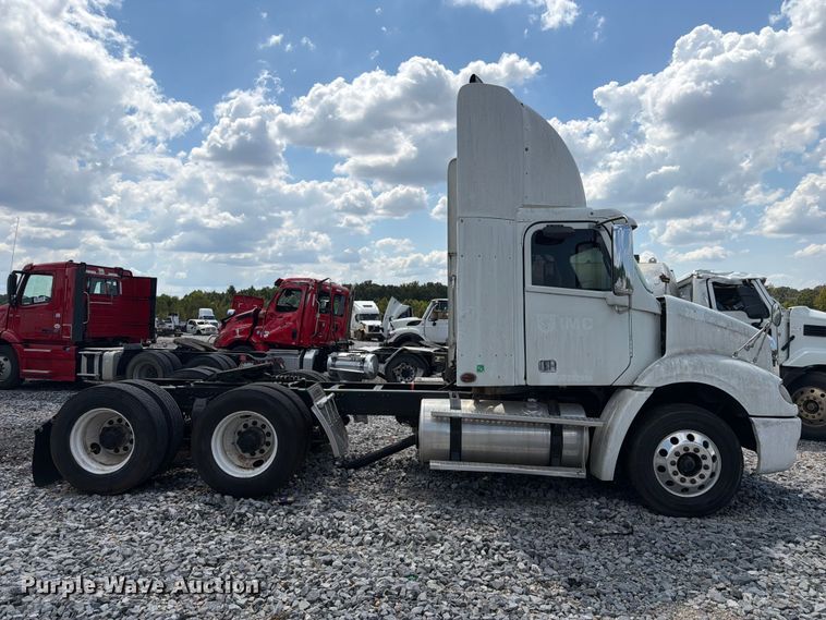 image for item YA4571 2013 Freightliner Columbia semi truck
