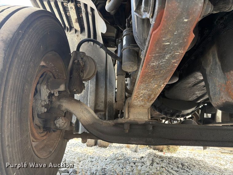 image for item YA4571 2013 Freightliner Columbia semi truck