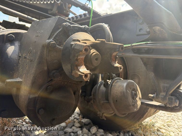 image for item YA4571 2013 Freightliner Columbia semi truck