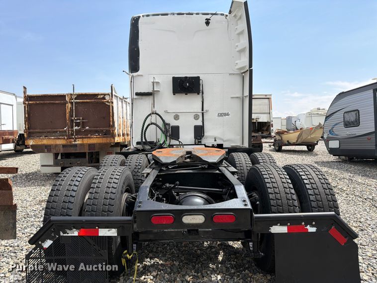 image for item YA4587 2022 Peterbilt 579 semi truck