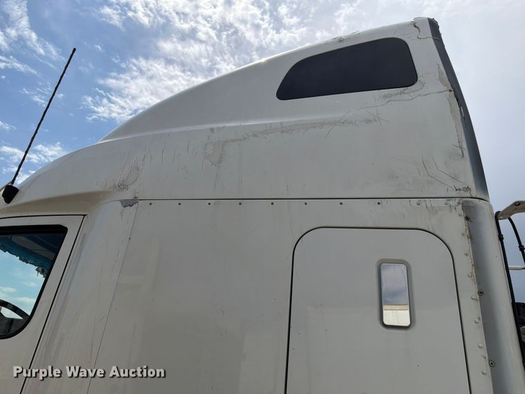 image for item YA4587 2022 Peterbilt 579 semi truck