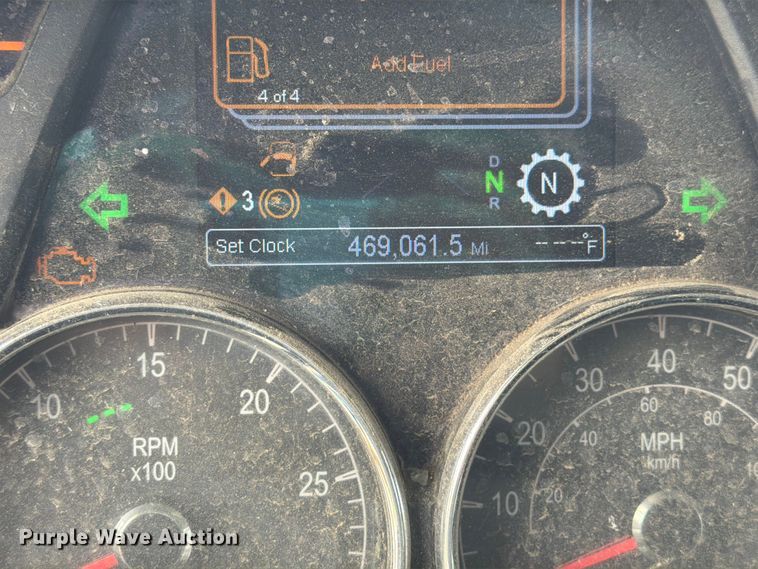 image for item YA4587 2022 Peterbilt 579 semi truck
