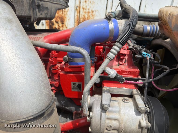 image for item YA4587 2022 Peterbilt 579 semi truck