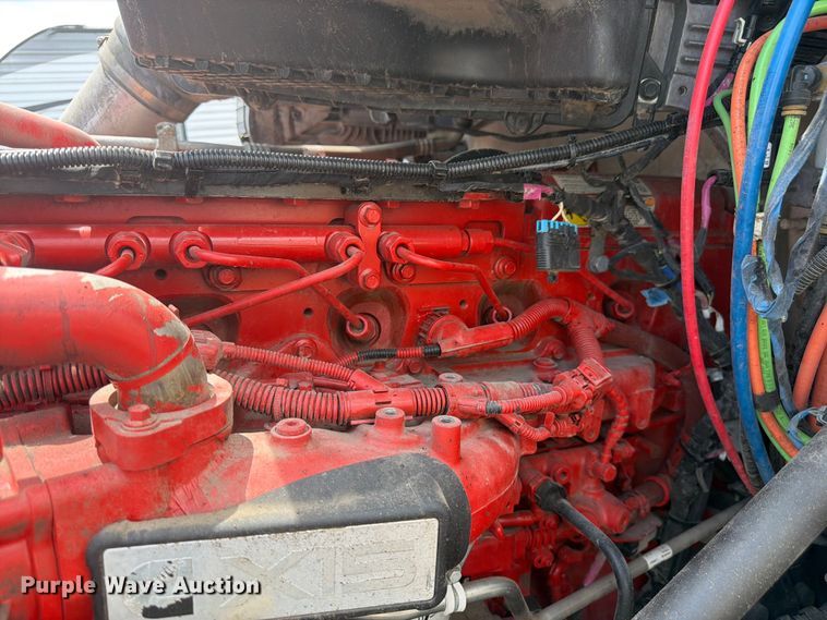 image for item YA4587 2022 Peterbilt 579 semi truck