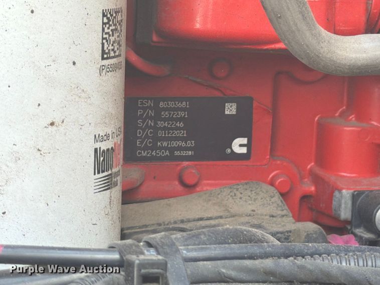 image for item YA4587 2022 Peterbilt 579 semi truck