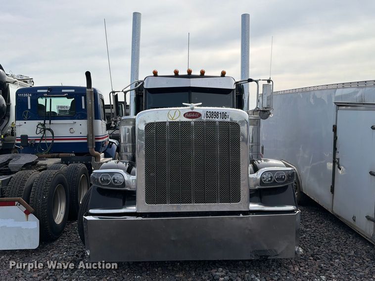 image for item YA4605 2023 Peterbilt 389 semi truck