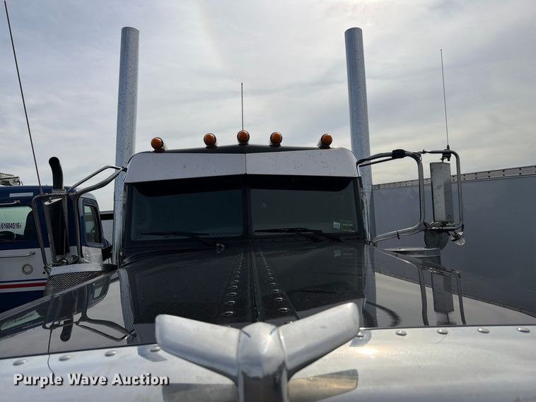 image for item YA4605 2023 Peterbilt 389 semi truck