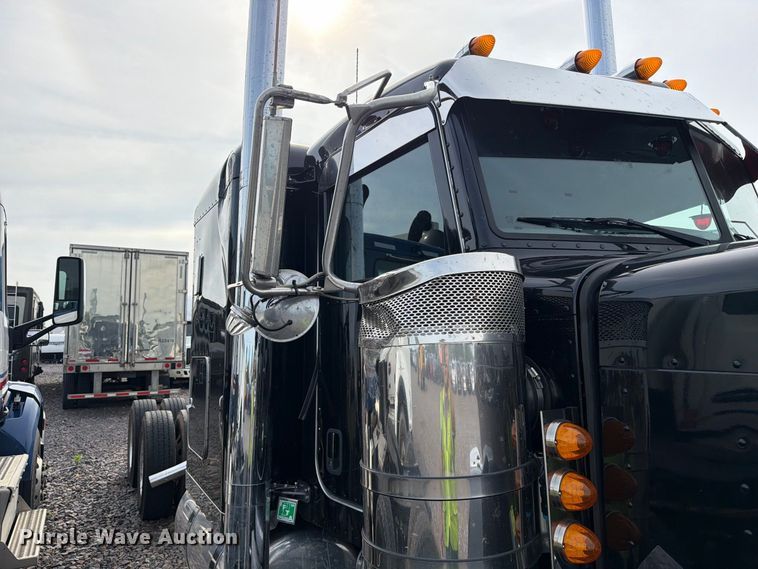image for item YA4605 2023 Peterbilt 389 semi truck