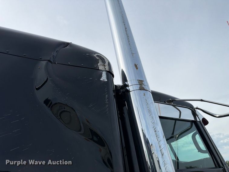 image for item YA4605 2023 Peterbilt 389 semi truck