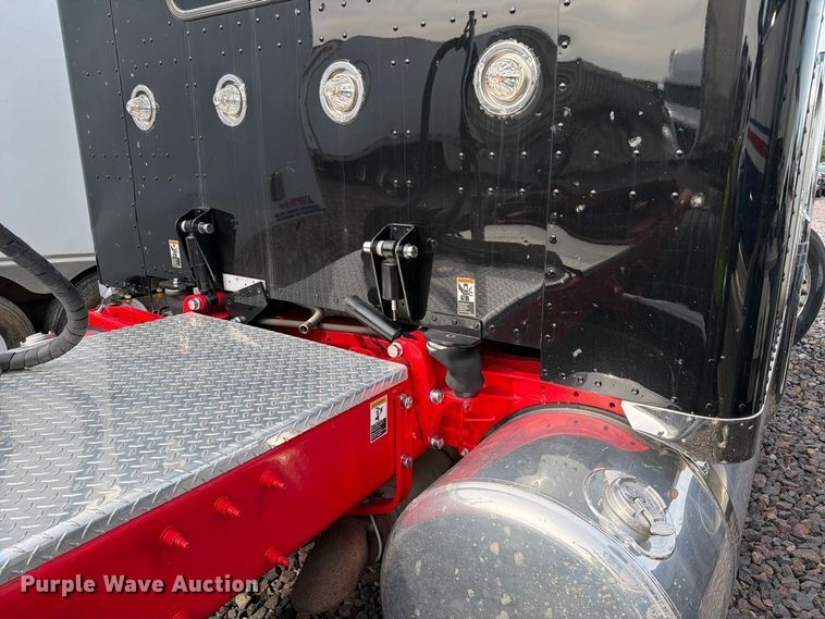 image for item YA4605 2023 Peterbilt 389 semi truck