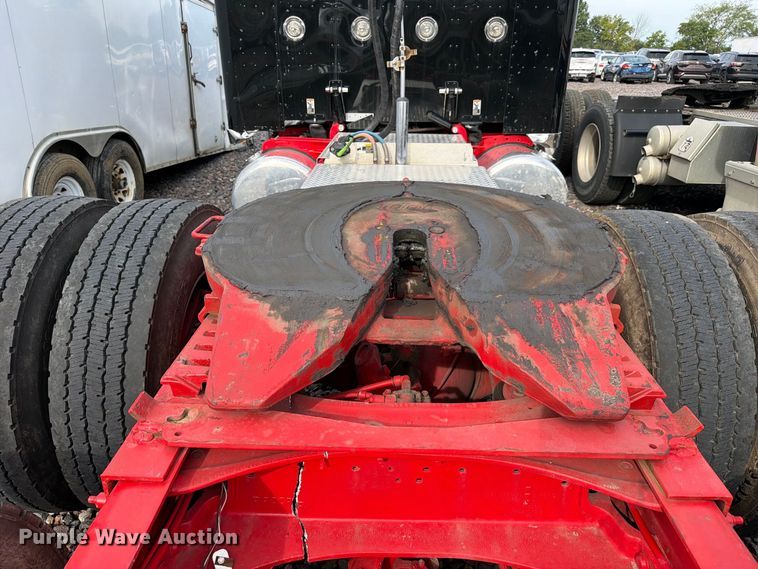 image for item YA4605 2023 Peterbilt 389 semi truck