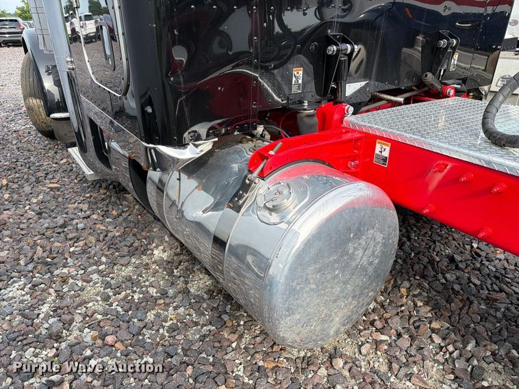 image for item YA4605 2023 Peterbilt 389 semi truck