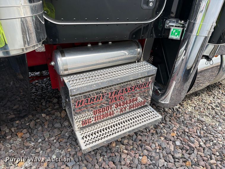 image for item YA4605 2023 Peterbilt 389 semi truck