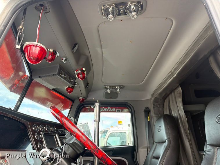image for item YA4605 2023 Peterbilt 389 semi truck