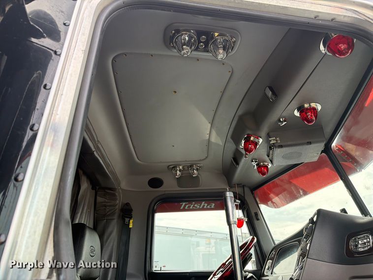 image for item YA4605 2023 Peterbilt 389 semi truck
