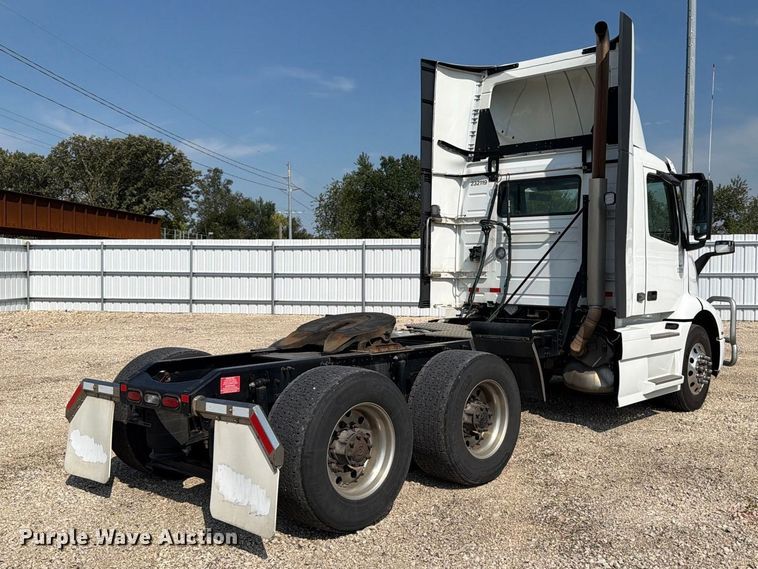 image for item YA4703 2024 Volvo VNR semi truck