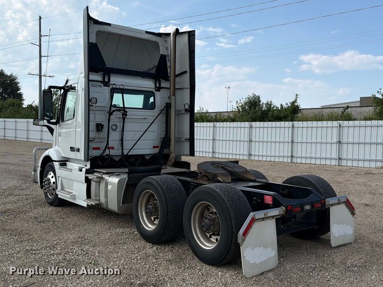 image for item YA4703 2024 Volvo VNR semi truck