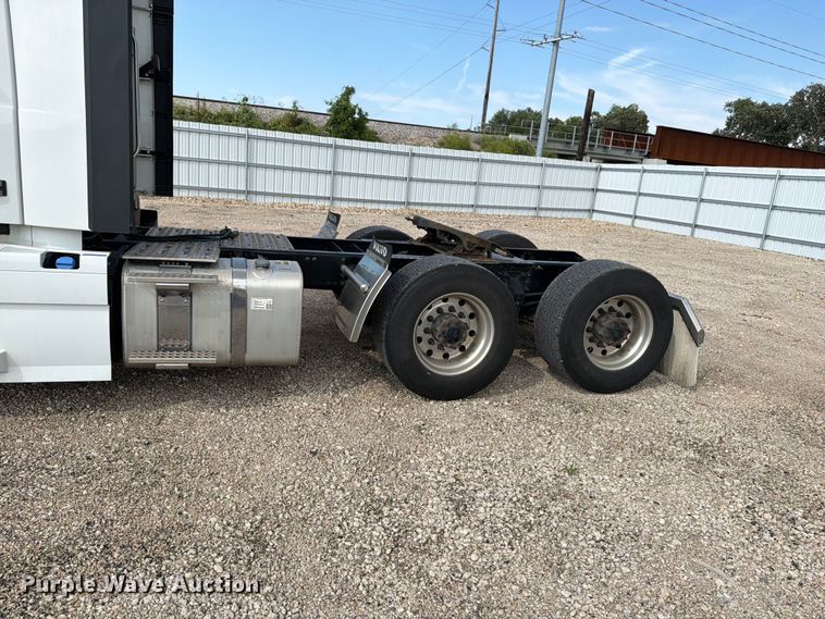 image for item YA4703 2024 Volvo VNR semi truck