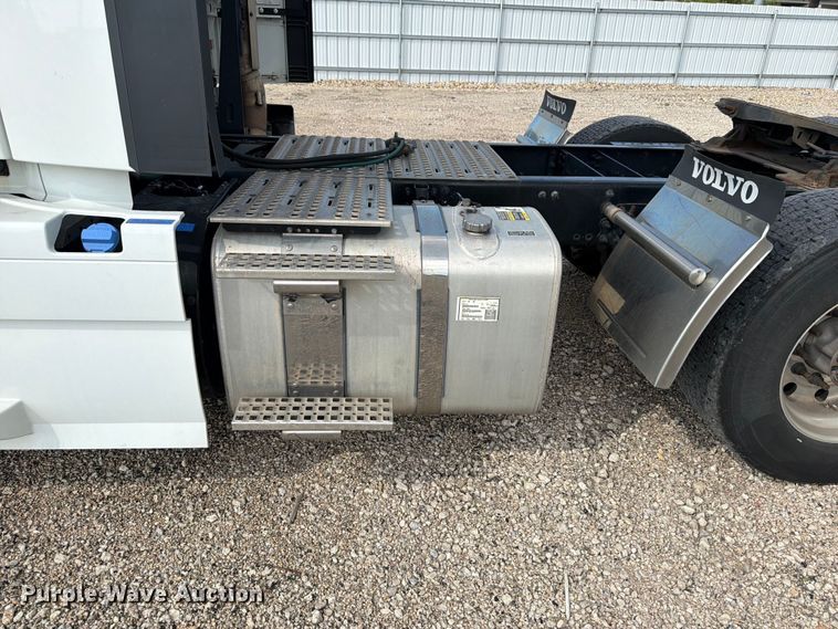 image for item YA4703 2024 Volvo VNR semi truck