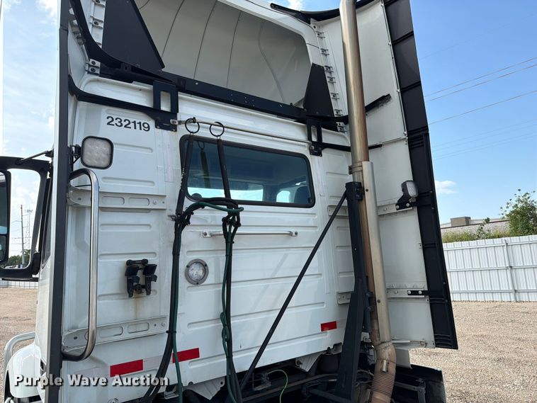 image for item YA4703 2024 Volvo VNR semi truck