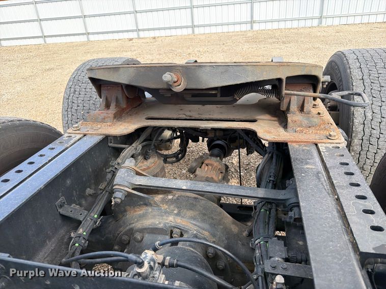 image for item YA4703 2024 Volvo VNR semi truck