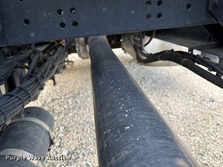 image for item YA4703 2024 Volvo VNR semi truck