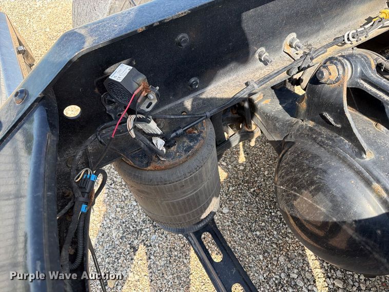image for item YA4703 2024 Volvo VNR semi truck
