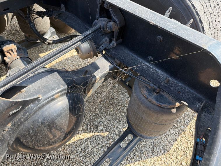 image for item YA4703 2024 Volvo VNR semi truck
