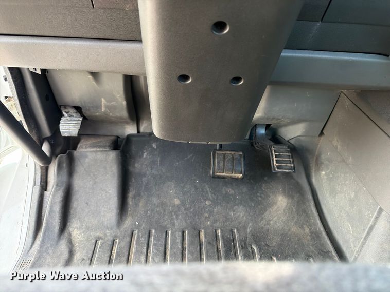 image for item YA4703 2024 Volvo VNR semi truck