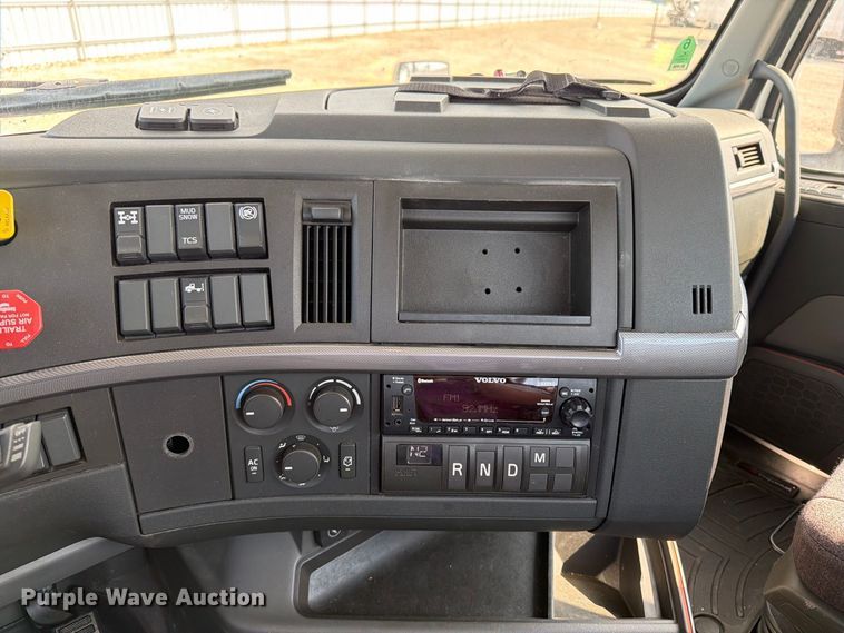 image for item YA4703 2024 Volvo VNR semi truck