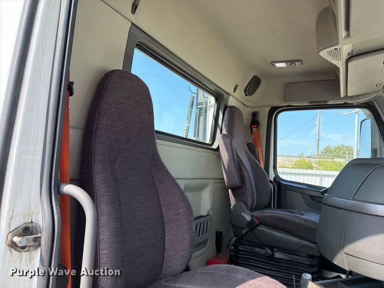 image for item YA4703 2024 Volvo VNR semi truck